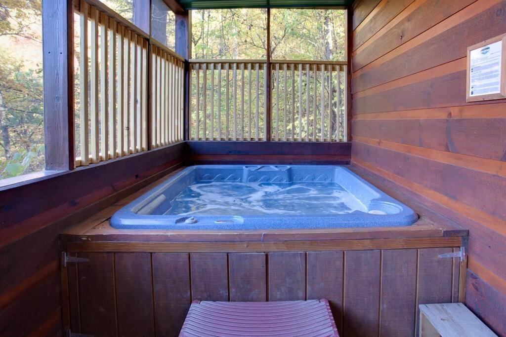 Brave Eagle Cabin Sevierville Cameră foto